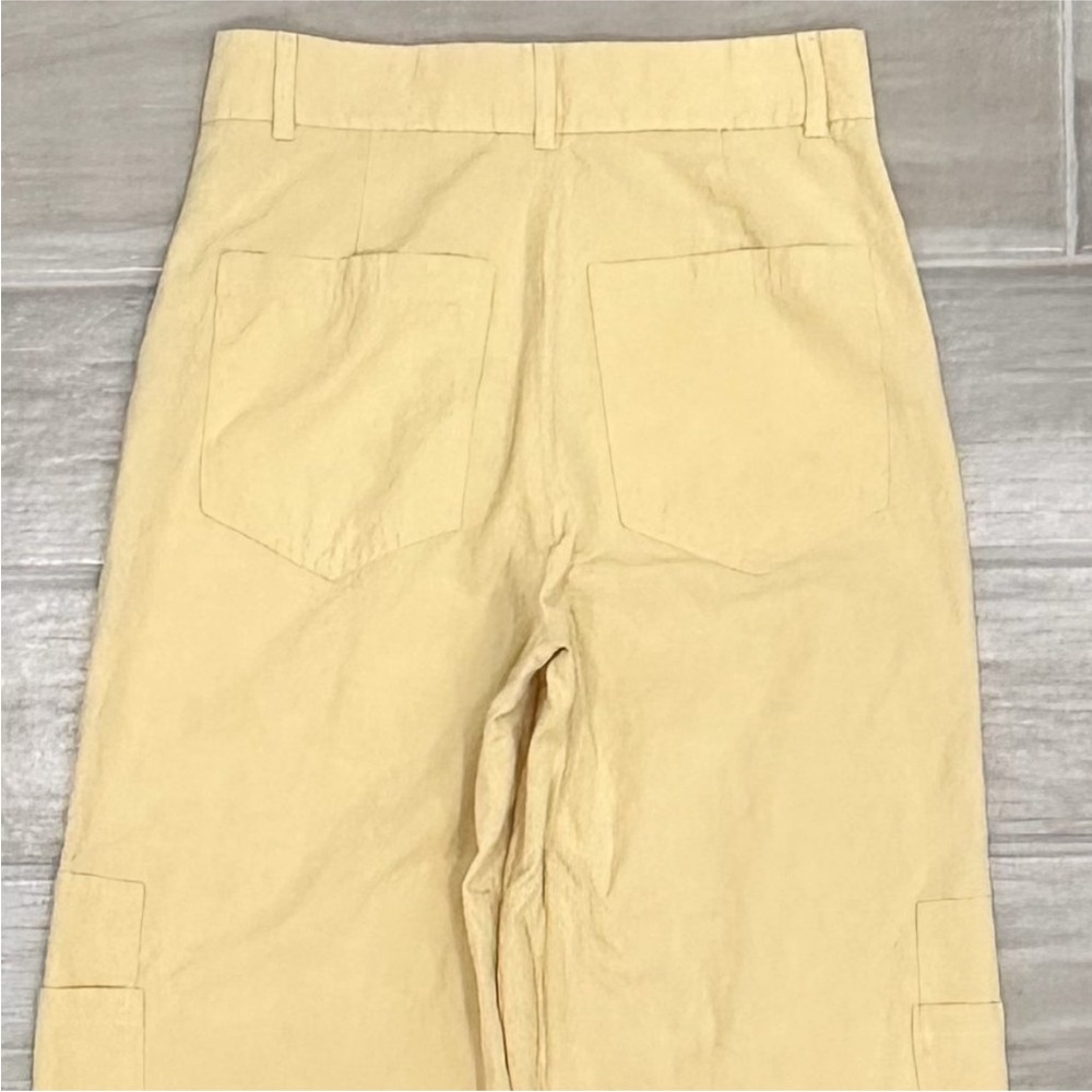 Zara matching 2 piece coord set butter pale light yellow cargo pants, ruched top - Picture 5 of 9